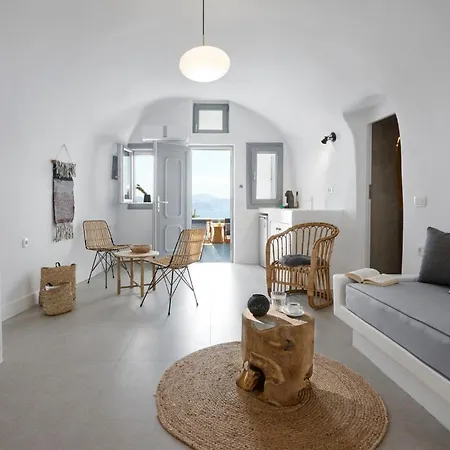 Villa Luxury Santorini Superior Cave Outdoor Hot Tub