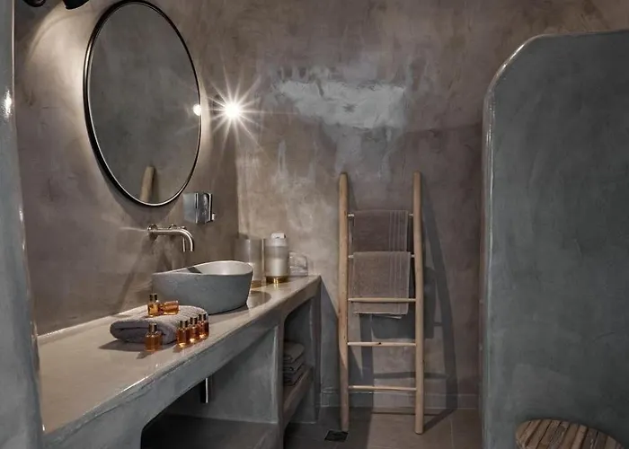 Villa Luxury Santorini Superior Cave Outdoor Hot Tub