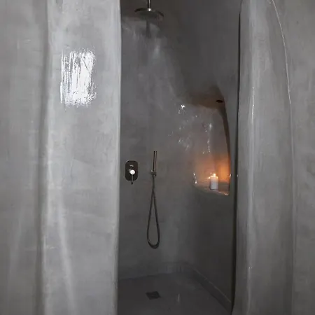 Luxury Santorini Superior Cave Outdoor Hot Tub Вилла *