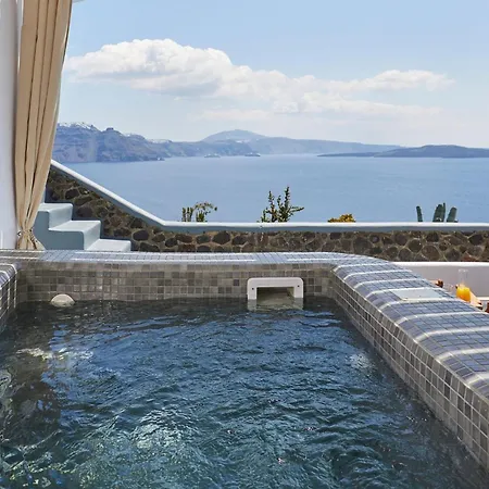 Luxury Santorini Superior Cave Outdoor Hot Tub Вилла
