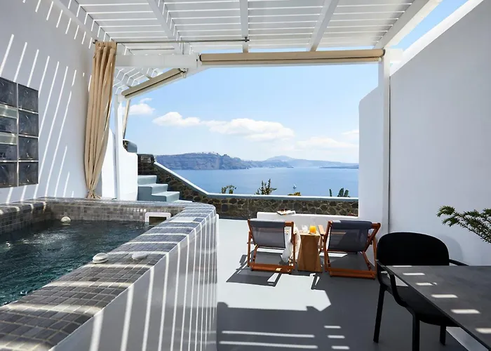 Luxury Santorini Superior Cave Outdoor Hot Tub