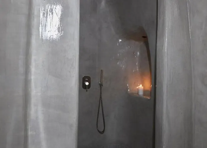 Luxury Santorini Superior Cave Outdoor Hot Tub Villa *