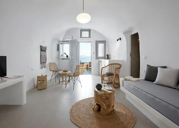 Villa Luxury Santorini Superior Cave Outdoor Hot Tub